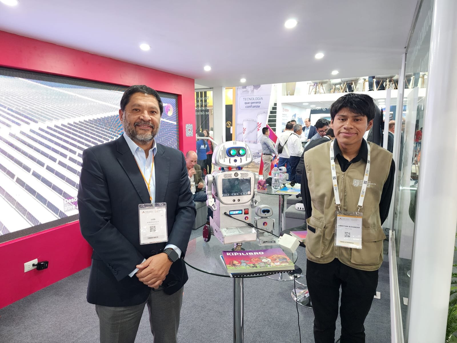Kipi, la robot que transforma la educación en Huancavelica llega a PERUMIN 37.