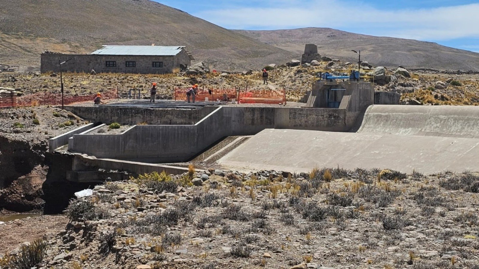 Contraloría advierte retrasos en mantenimiento de la bocatoma de Antasalla en Caylloma