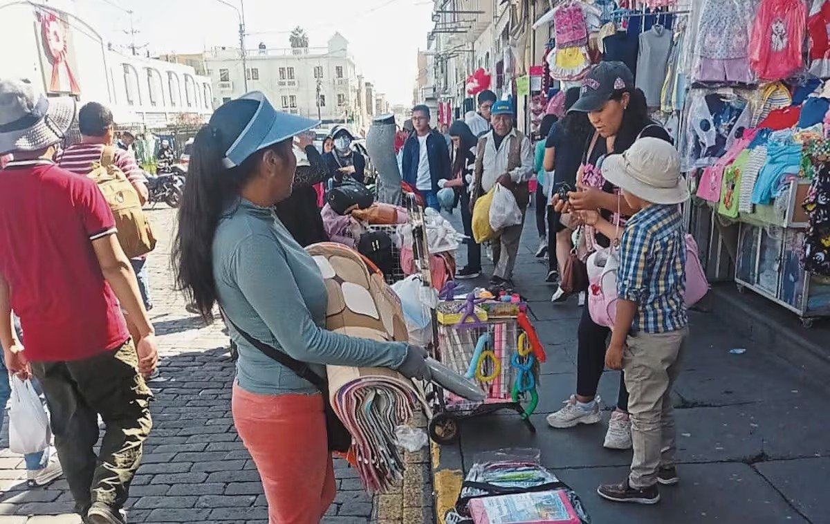 Defensoría del Pueblo pide descentralizar el comercio en Arequipa