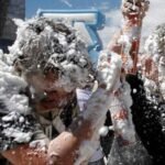 Alerta en Arequipa: 17 casos de conjuntivitis química por espumas y polvos de carnavales
