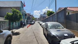 Policía investiga a alférez por presuntamente manejar un robado.
