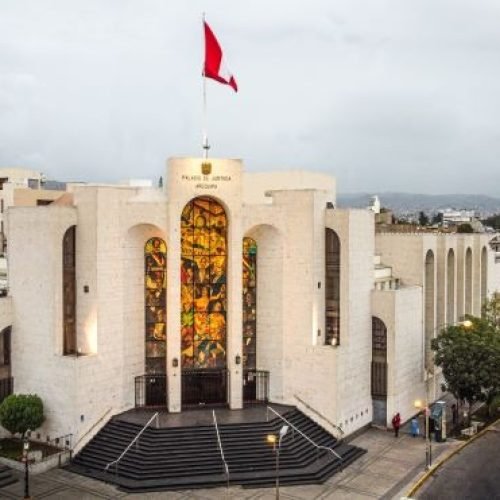 Confirman condena y ordenan captura de psiquiatra por abuso sexual a su paciente adolescente