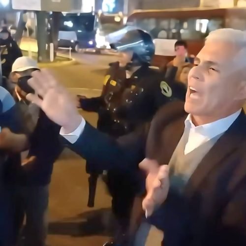 Bollinger intentó desacreditar marcha de la Generación Z y es abucheado por jóvenes en Arequipa.