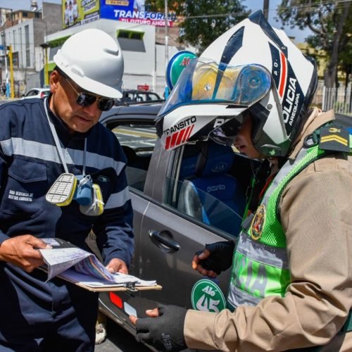 Intervienen cinco taxis por emitir gases contaminantes en operativo ambiental en Arequipa