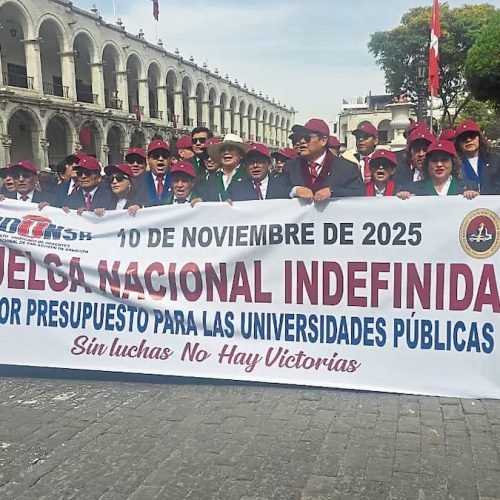 Docentes de la UNSA inician huelga indefinida