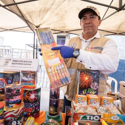 Sucamec exhorta a padres a evitar que menores manipulen pirotécnicos en fiestas de fin de año