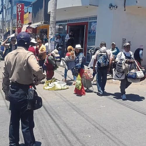 Denuncian presuntos cobros a ambulantes para permitir ventas en la plataforma Avelino Cáceres