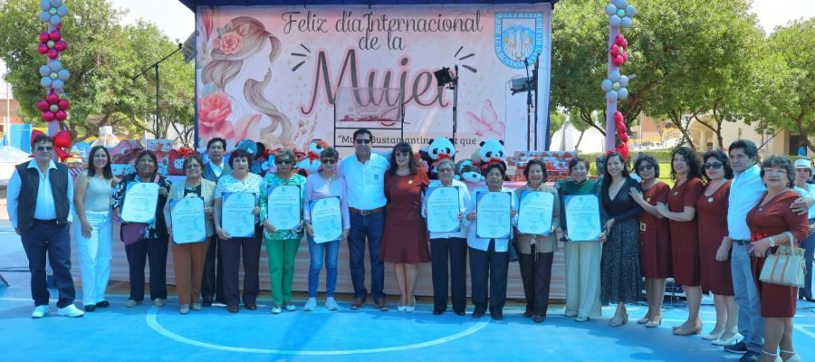 Municipalidad rinde homenaje a más de mil mujeres bustamantinas