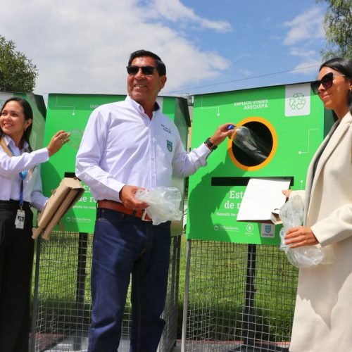 Bustamante instala nuevas estaciones de reciclaje y refuerza el cuidado del medio ambiente