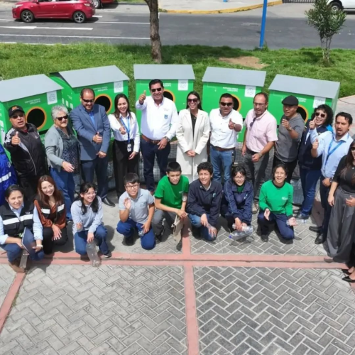 Bustamante instala nuevas estaciones de reciclaje y refuerza el cuidado del medio ambiente
